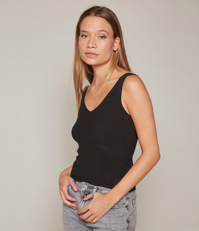 Top Clavel Negro - Blusa