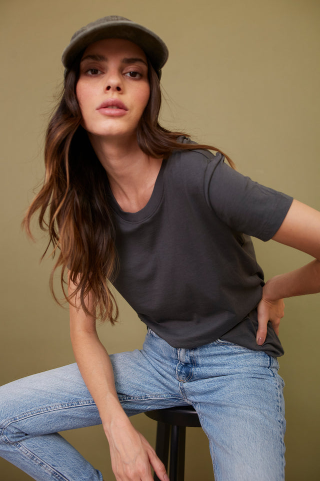 Polera Adal Gris Oscuro - Polera