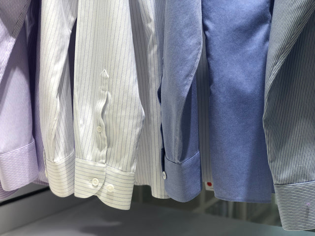¿Dónde puedo encontrar camisas que no se planchen?