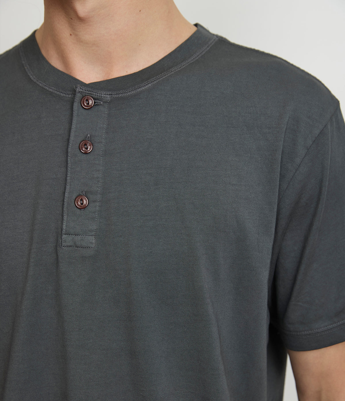 Polera hombre 100% algodón Luke Botones Gris