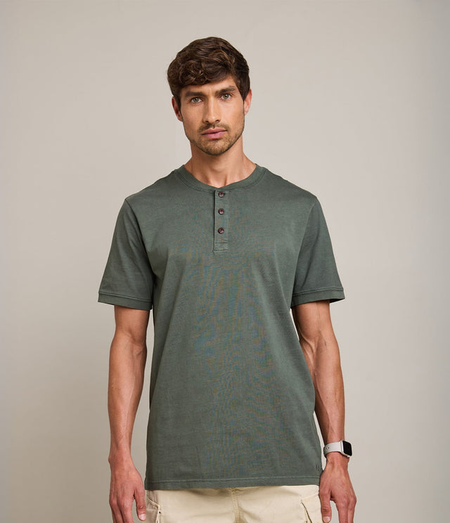 Polera Hombre 100% algodón Stuart Botones Verde Oscuro