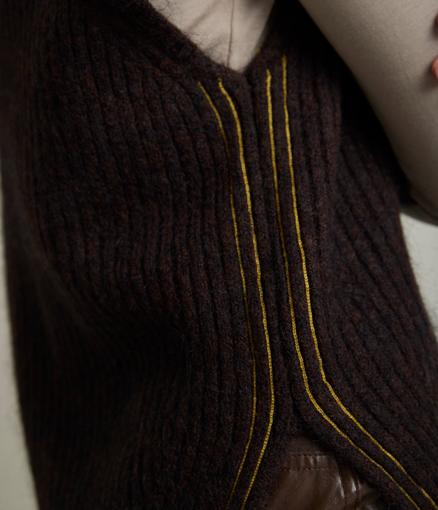 Sweater Mujer Mohair Lana Sin Mangas Café