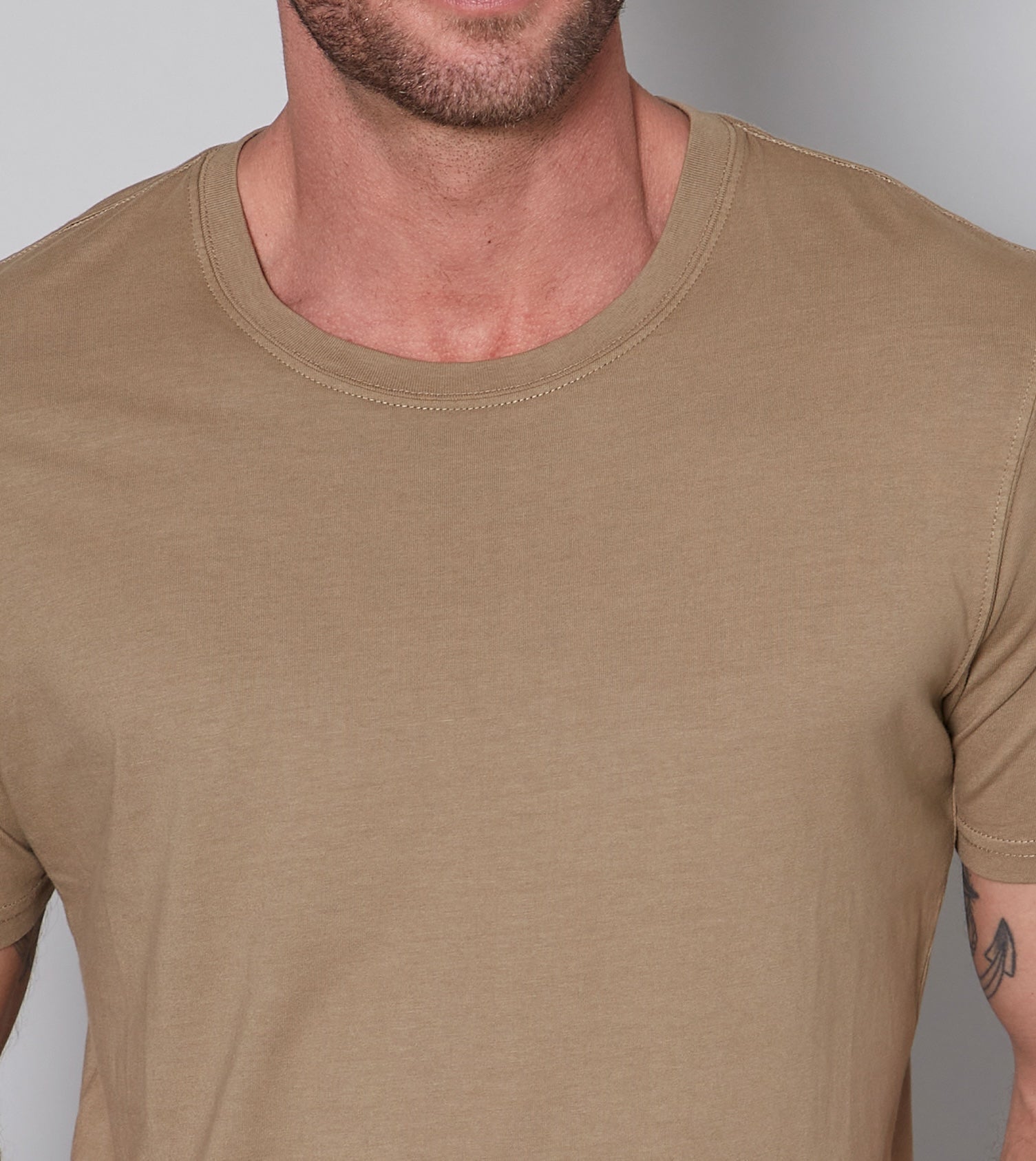 Polera Stuart Café Claro - Polera