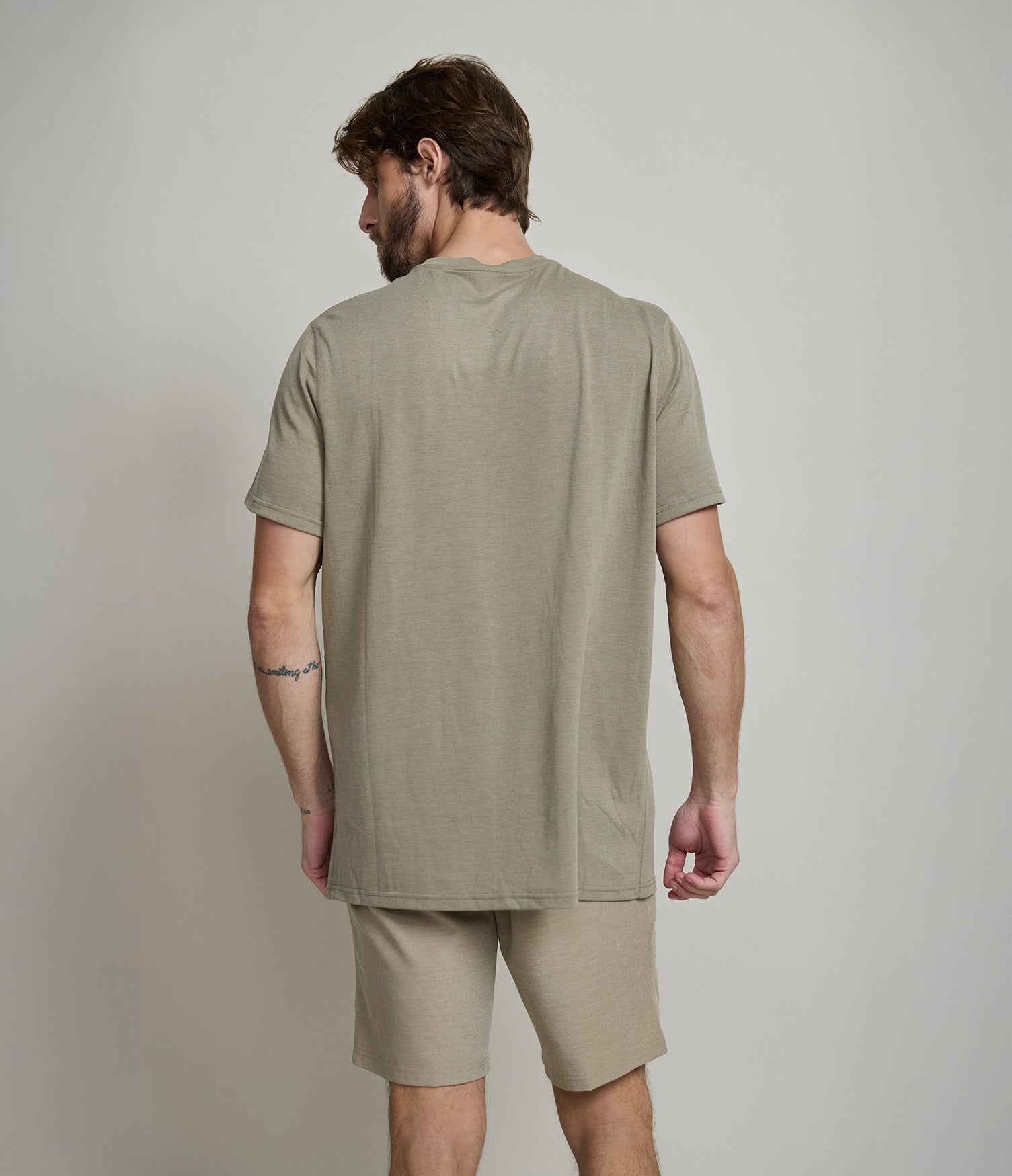 Polera Core Verde Oliva - Polera
