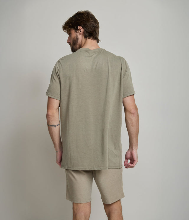 Polera Core Verde Oliva - Polera