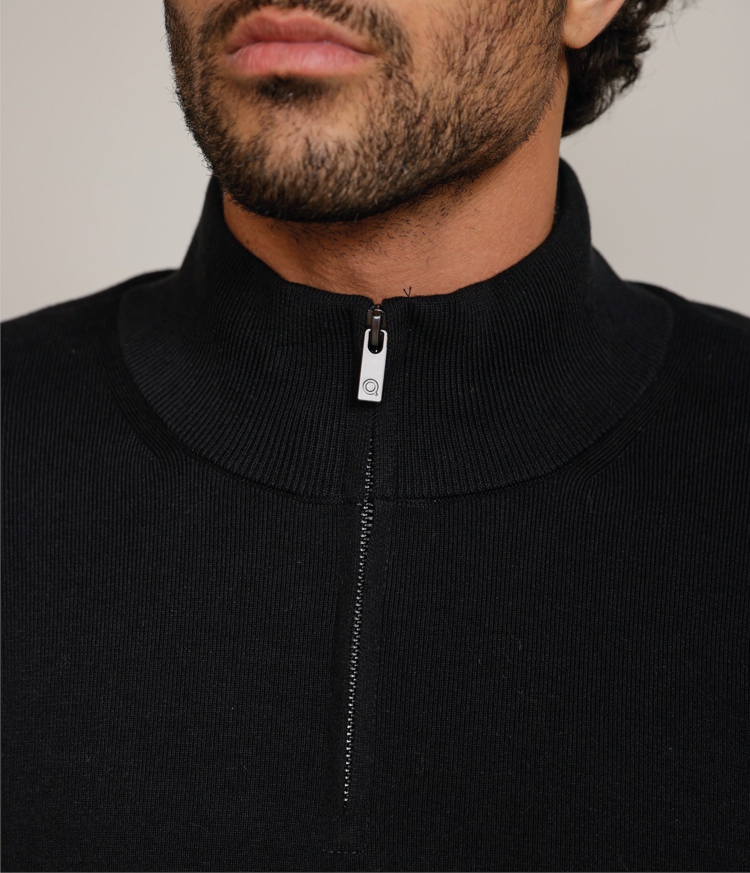 Sweater Tokio Half Zipper Negro - Sweater
